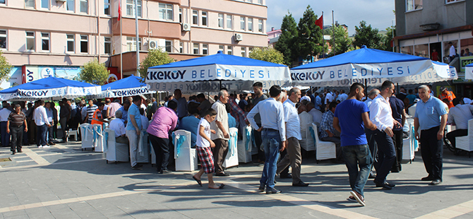 TEKKEKÖY MEYDANI'NDA BAYRAMLAŞMA