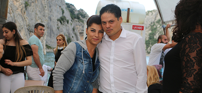 Genç Çift Kanyonda Nişanlandı