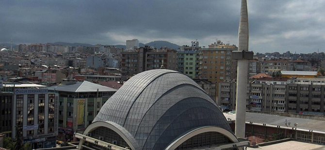 MİNARELER İNLİYOR