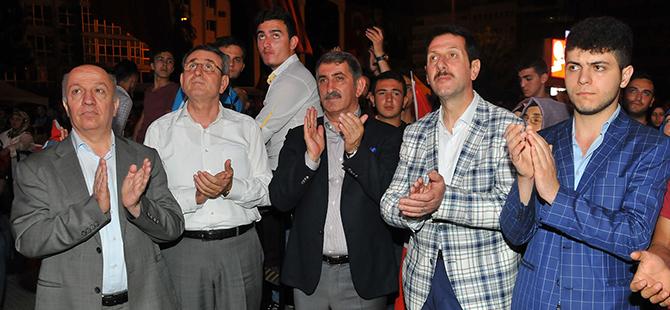 Başkanlar Demokrasi Nöbetinde