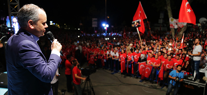 KILIÇ KISIKLI’DA DEMOKRASİ NÖBETİNDE