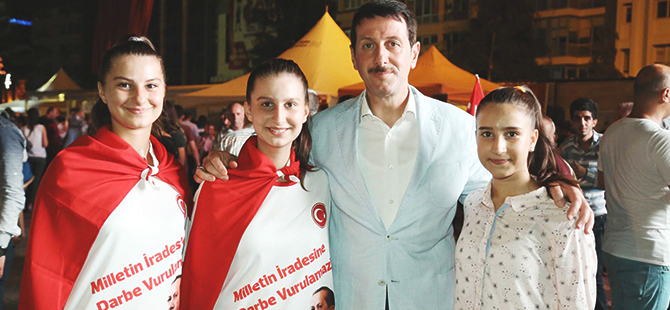 Demokrasi Nöbetinin 15. Gününde Coşku Dinmedi