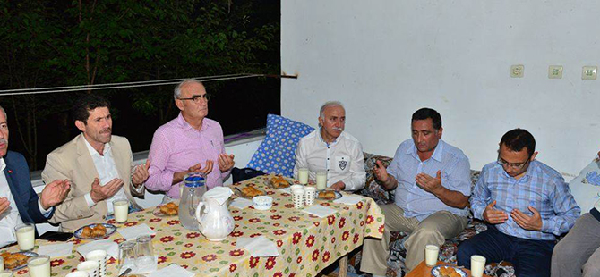 Demokrasi Şehidinin Ailesine Ziyaret