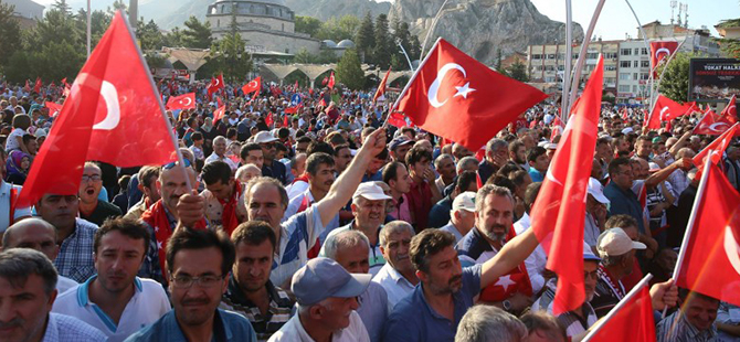 DEMOKRASİ VE ŞEHİTLER MİTİNGİ