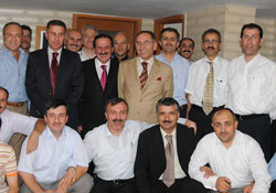 Yol arkadaşlarıyla buluştu
