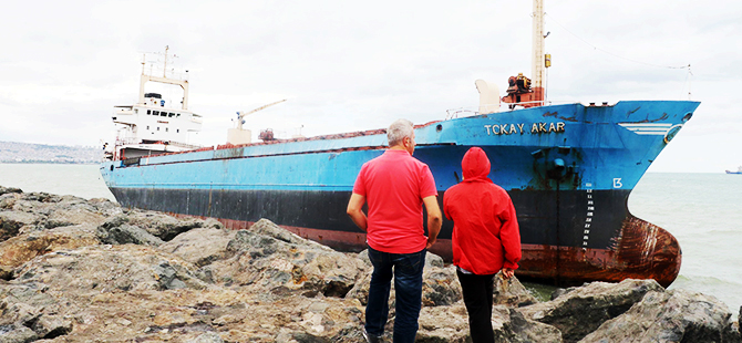 GEMİ KARAYA VURDU