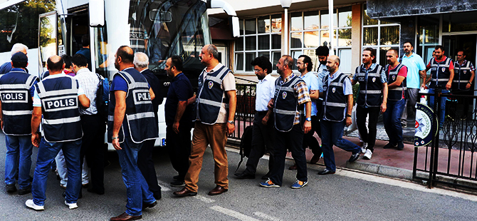 AKADEMİSYENLER ADLİYEYE SEVKEDİLDİ