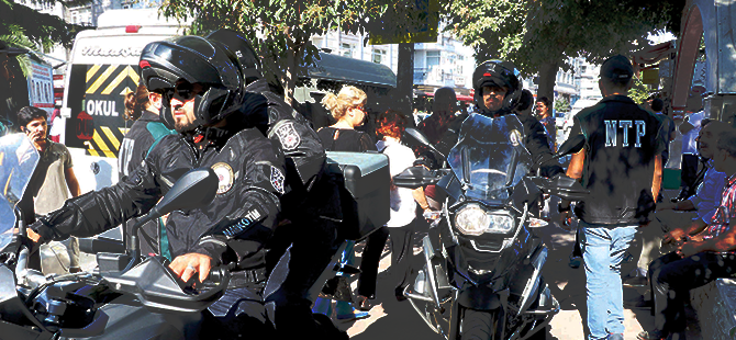 OKUL ÖNLERİNDE TEDBİRLER TAM