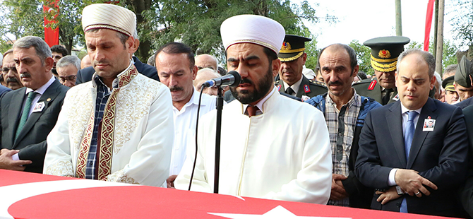 BAKAN KILIÇ ŞEHİT CENAZESİNDE