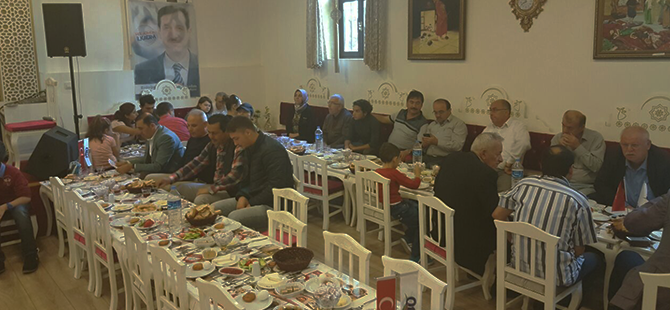 KAHVALTIDA BİR ARAYA GELDİLER