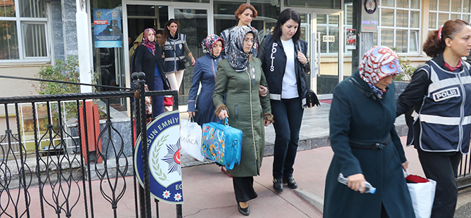 50 ÖĞRETMEN ADLİYEYE SEVK EDİLDİ