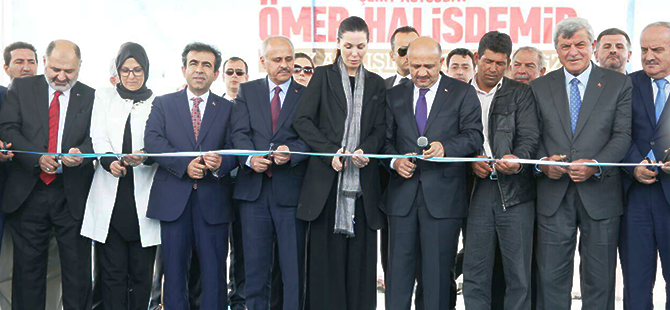 15 TEMMUZ KAHRAMANININ KABRİNDE