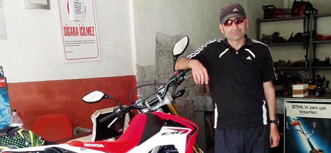 EVİNDE ÖLÜ BULUNDU