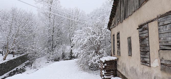 KIŞ YÜZÜNÜ GÖSTERDİ