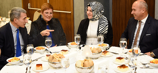 Tekkeköy Kaymakamına  veda yemeği