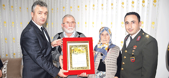 Şehadet Belgesi’ni Başkan Topaloğlu Teslim Etti