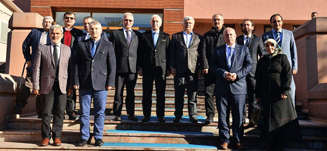 MEMUR-SEN VALİ ŞAHİN'İ ZİYARET ETTİ