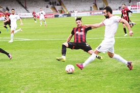 GİRESUN'DA KARADENİZ DERBİSİ