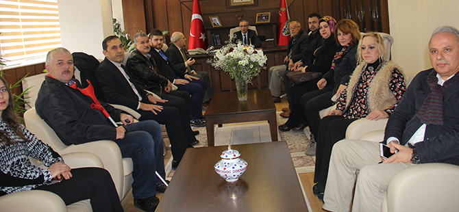 STK'LAR POLİSİNİN YANINDA