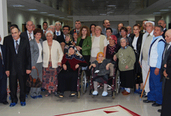 Protokol yaşlıları unutmadı