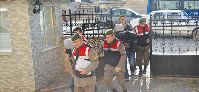 Düşürdükler kimlikten yakalandılar