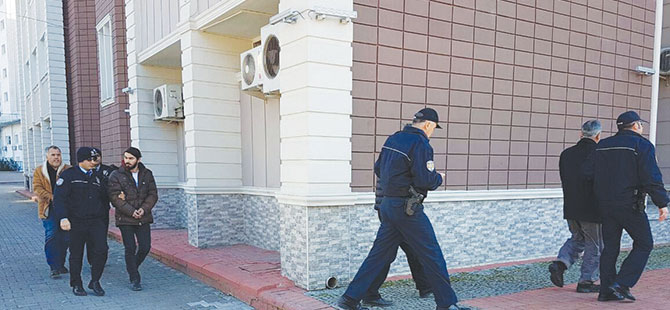 Kıza cinsel istismara 4 tutuklama