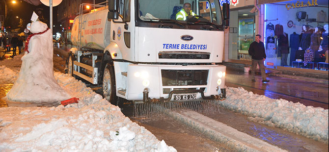 Terme’de kar temizliğinde deniz suyu