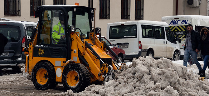 Samsun ve Tokat'ta 151 köy yolu ulaşıma kapalı bulunuyor