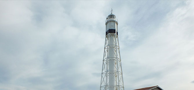 Asırlık deniz fenerine koruma isteği