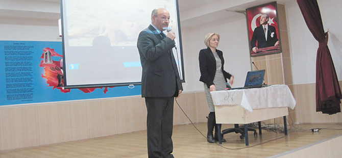 ARIBURNU İLKOKULUN'DA VELİLERE SEMİNER VERİLDİ