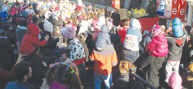 Pepee ve arkadaşları Lovelet Outlet'de