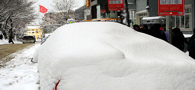 Samsun'da kar yıllar sonra 40 santimetre ölçüldü