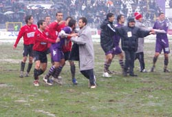 Ordu dostluğu unuttu