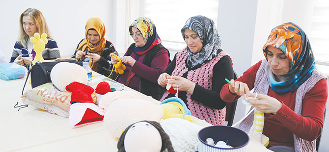 Çocuklar için sağlıklı oyuncaklar üretiyorlar