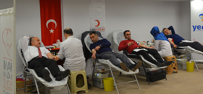 YEDAŞ ÇALIŞANLARI TÜRK KIZILAYI'NDA