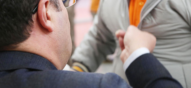 ÇOCUKLARA MONT DAĞITILDI