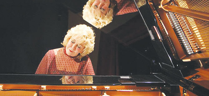 GÜLSİN ONAY'DAN 10 ŞEHRİ KAPSAYAN 13 KONSER