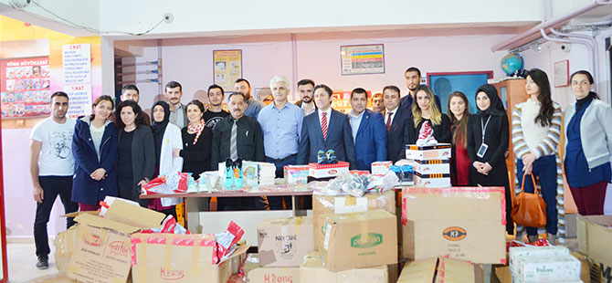 İstanbul'dan Yakakentli öğrencilere yardım