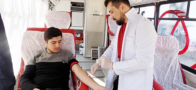 BAFRA KAN VERMEYE KOŞTU 100 ÜNİTE KAN