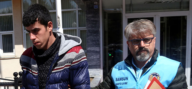 Tartıştığı anne ve babasını bıçakladı