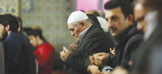 İlkadım'da Maneviyat Dolu Gecede Gönüller Bir Oldu