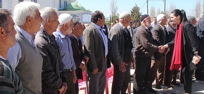 AYAĞIMIZDAKİ PRANGALARDAN KURTULMALIYIZ