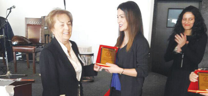 Yurtta kalan çocuklar için çalışıyorlar