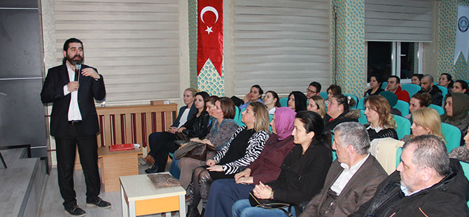 UZMAN PSİKOLOG'TAN VELİLERE SEMİNER