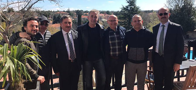 Kul oyuncu Mehmet Aslantuğ ile buluştu