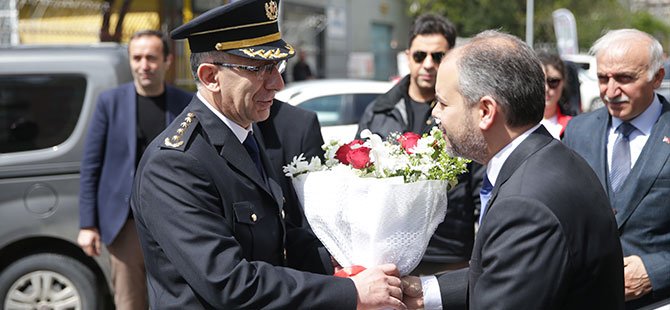 ‘GECESİNİ GÜNDÜZÜNE KATAN AZİZ POLİSLERİMİZ’