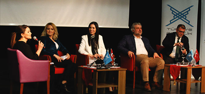 "Güçlü Türkiye için Referandum" konferansı