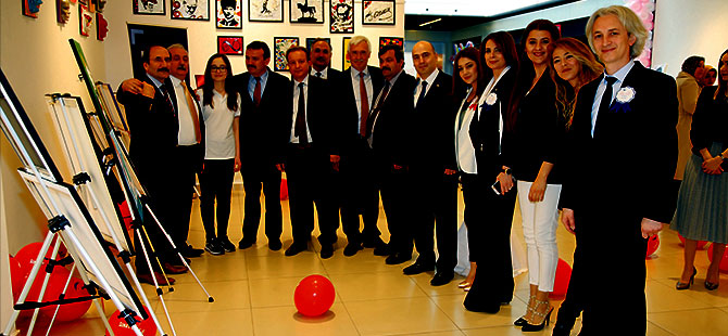 Sanatseverler Piazza’da Buluşuyor