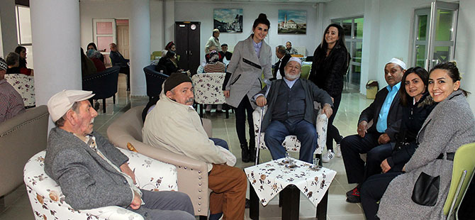 SAMULAŞ'IN BAYANLARI HUZUREVİNİ ZİYARET ETTİ