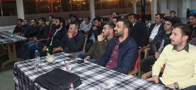 Tekkeköy'de gençler referandum sürecinde